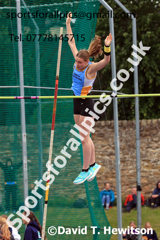 Pole Vault, 2026 Northern Schools Inter Counties, Wentworth, Hexham. Photo: David T. Hewitson/Sports for All Pics